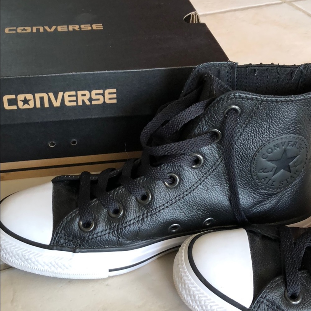 Converse sneakers 👟